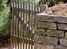 Les portillons de jardin par coden, un grand choix de portillons en structure métallique en déstockage ou de premier choix. Pas A Pas Comment Realiser Un Petit Portillon De Jardin
