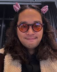 近期收到許多朋友們私訊奉勸我繼續更新，大概的意思就是：不要偷懶！請立即更新菜色！我很餓！！！  這些訊息我都收到了，為了表示誠意，直接斥資鉅額做了一道貴鬆鬆料理，加上最近被「黑白大廚」拿坡里黑手黨的燉飯甩鍋英姿給震懾到了，所以打算來做這道很久沒做的料理  ...