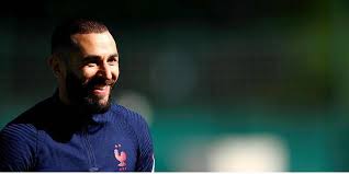 Karim benzema's international comeback with france has been cut brutally short by their euro 2020 elimination, just as the real madrid star hit the form that has made him one of the world's best strikers. Equipe De France Le Cas Karim Benzema Divise Toujours Le Point