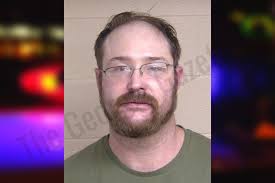 Steven Nave : https://thegeorgiagazette.com/walker/steven-nave-5/