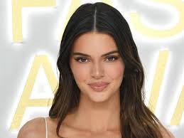 Kendall Jenner makeup is trending, and its all about sultry eyes and  sculpted cheekbones | Vogue India