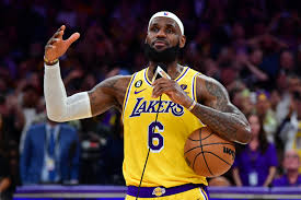 NBA-Reaction to LeBron James becoming the NBA's all-time top scorer |  Reuters