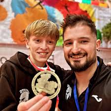 Torrente de metales para el kárate provincial