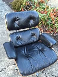 Eames Lounge Chair Nicely Worn Gently Used 40 Plus Years Old Eames Lounge Chair Lounge Chair Chair And Ottoman