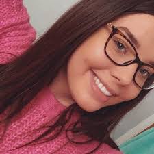 Rachel Slusser's Instagram, Twitter & Facebook