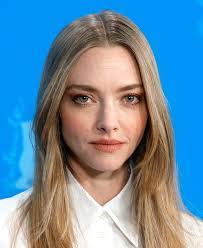 Amanda Sa's Instagram, Twitter & Facebook