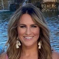 Vanessa Robertson's Instagram, Twitter & Facebook