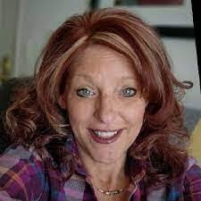 Candice Guthrie's Instagram, Twitter & Facebook