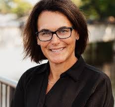 Amy Darragh's Instagram, Twitter & Facebook