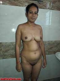 Nothing held back with desi aunty's raw images