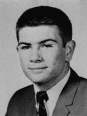 They went to numerous dates for a few years before taking their wedding vows on 19th march 2001 in a private ceremony in the texas enclave of alamo heights. Tommy Lee Jones Wikipedia