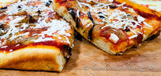 La pizza, e per pizza intendo quella napoletana deve cuocere nel più breve tempo possibile cosa che in. Impasto Per Pizza Con Semola Di Grano Duro L Angolo Delle Prelibatezze