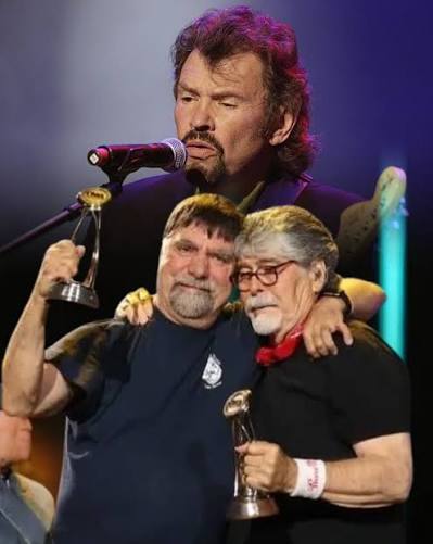 SHOCKING NEWS: Randy Owen, Teddy Gentry, and Jeff Cook — The Untold Truth Behind Their Unbreakable Bond and the Painful Loss of Jeff ▶️ 𝐖𝐚𝐭𝐜𝐡 𝐇𝐞𝐫𝐞! https://nue.is/mM2KBp