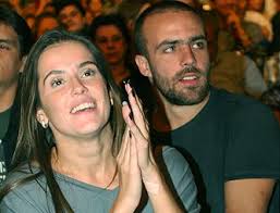 Who is Roger Flores dating? Roger Flores girlfriend, wife