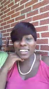 Everybody please help me give a...