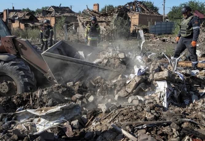 Russian Airstrikes Kill at Least Eight in Ukraine - WSJ