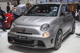 The two companies modified most parts of the car, including engine and design elements such as front bumper and grille, wheels plus exterior mirrors. Abarth 695 Biposto La 500 Da 230 Km H