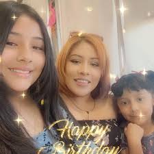 Marisa and Frank and the kids talks about the movies they watched….. Frank  woos Marisa and tells her that if she and Christobal breaks up that he will  want a tiny piece