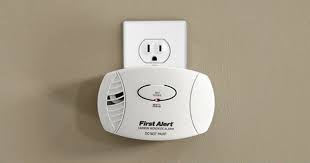 Smoke detector and carbon monoxide detector that speaks up in a friendly voice to give you an early warning when. Amazon First Alert Carbon Monoxide Alarm Just 22 99 Familysavings