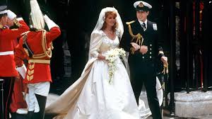 We did not find results for: Von Der Queen Bis Kate Die Hochzeitskleider Der Britischen Royals Stern De