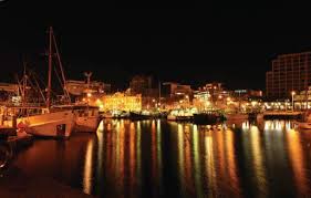 Since the clock is advanced by one hour during this period, the time difference between the two countries will reduce by that much time. Should I Go To Australia Or Malaysia Which Is Cheaper Which Is Better A Travel Comparison For Malaysia Vs Australia Budgetyourtrip Com