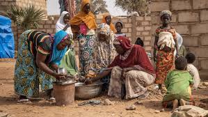 The country is facing a deepening security crisis, like many of its neighbours, as armed groups carry out raids and kidnappings across. Burkina Faso Mehr Als 2 Millionen Menschen Von Hungersnot Bedroht Vatican News