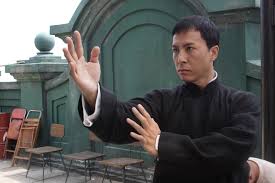 Despite this, it seems that all the kung fu masters of the city are eager to fight him to improve their reputation. Ip Man Ii Fernsehserien De
