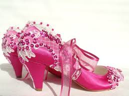 Embellished Lace Fuchsia Bridal Shoes With Low Heels Etsy Hot Pink Satin And Lace Embroidered Wed Pink Wedding Shoes Pink Low Heels Colorful Wedding Shoes