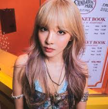 Dara Gray's Instagram, Twitter & Facebook