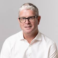 Steven Stedman's Instagram, Twitter & Facebook