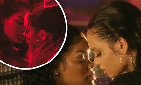 Hurry up to the hot adventure tournament to experience the brightest feelings! Teyana Taylor And Kehlani Get Hot And Heavy In A Pool For Their Ultra Sexy Morning Music Video Daily Mail Online