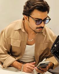 Happy Sunday ! Lahore ✔️ Till next ❤️ Styled by @mariyaam_malik Hair by  @shamrozrajputofficial