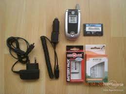 Motorola V635 - funkční véčkový mobilní ...