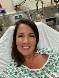 NOT KATY WITH THE 'BAD BLOOD' REACTION VIDEO AND “FRIEND SHINE”?!!! ARE YOU  KIDDING ME?!! I AM NEVER RECOVERING FROM THIS!!! 😱😭👏🏻🙌🏻💚💫