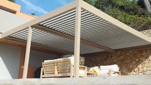 La pergola bioclimatique pas cher à lames orientables est votre meilleur ami pour la vie ! Pergola Bioclimatique A Toulon Pergola Aluminium Nao Fermetures