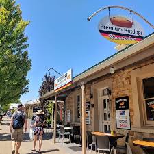 Tripadvisor sitesinde 5 üzerinden 3,5 puanla derecelendirilmiş ve hahndorf bölgesindeki 42 restoran arasında 37. Hahndorf Home Of The Hot Dogs Bakery Wunderbar Has Recently Changed Over Names To Wunderbar Dog Haus To Better Reflect Their Top Selling Menu Item Gourmet Hotdogs Check Them Out Next