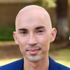 Maggie McQuade and Sarah Fillion met in a class at MxCC and have been best  friends ever since! Lasting friendships are a big part of why our students  love MxCC! Congratulations Maggie