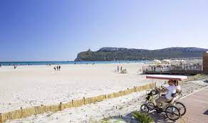 Cagliari östlich von cagliari mit einem hervorragenden meeresgrund zum schnorcheln und es wird das tragen von badeschuhen empfohlen. Poetto Sardegnaturismo Sito Ufficiale Del Turismo Della Regione Sardegna