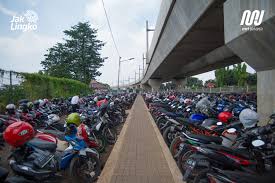 8 of the facilities are owned by mrt corp and operated by appointed parking operators. Mrt Jakarta On Twitter Park And Ride Lebak Bulus Tetap Beroperasi Selama Psbb Mulai Pukul 06 00 18 00 Wib Mrtjakarta Ubahjakarta
