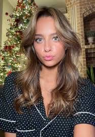 Courtney Humphries's Instagram, Twitter & Facebook