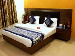 Though we could not see the camel back point due to cloud cover, but the walk through the road was marvelous. Oyo Rooms Library Mussoorie Hotel Mussoorie India Overview