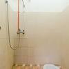 Jan 09, 2021 · kesan elegan pada desain kamar mandi ukuran 1×1 ini bisa didapatkan dengan permainan warna, baik itu pada lantai, dinding ataupun celling kamar mandi. 1