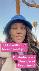 Amber Moyle's Instagram, Twitter & Facebook