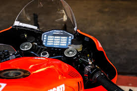 Although the stock screen, which can now be controlled with one hand from the cockpit, compliments the overall improved aerodynamics of the bike and is better performing than the old stock screen, if this bike were mine, i'd also get the touring screen and switch out screens for long high. Up Close With The Ducati Desmosedici Gp13 Asphalt Rubber