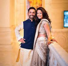And when someone married falls in love triangle it even ruins the lives. Cricketer Dinesh Karthik Engaged To Squash Player Dipika Pallikal