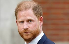 King Charles' close friend Captain Ian Farquhar, 78, died when he fell  between wall & his bed while drunk, inquest hears