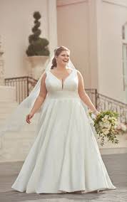 Royal Inspired Simple Plus Size Wedding Dress Stella York Wedding Dresses Plus Size Wedding Gowns Best Wedding Dresses Wedding Dress Styles