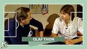 Olaf thon hat 52 länderspiele für die deutsche nationalmannschaft absolviert, dabei drei tore wären sie ein noch besserer fußballer geworden, wenn sie schon in jungen jahren ähnlich. Fussball Legende Olaf Thon Wie Alles Begann 1984 Zwwdf Youtube