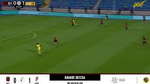 Al Qadisiya vence Al Riyadh 1 a 0 com defesa de Milan Borjan