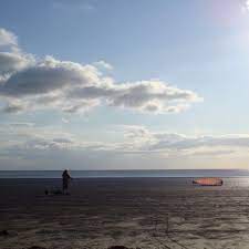 Kiting On Black Rock Sands Some Years Ago Peterlynn Powerkite Kiting Kites Snowdonia Travel Travelling Kitelife Beach Ready Power Kite Kiteboarding
